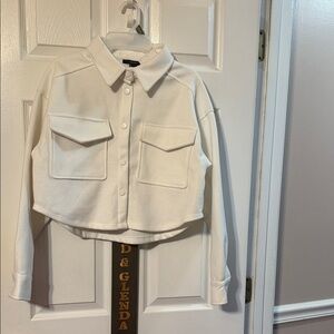 Forever 21 snap front shacket jacket with front flap pockets; size: S